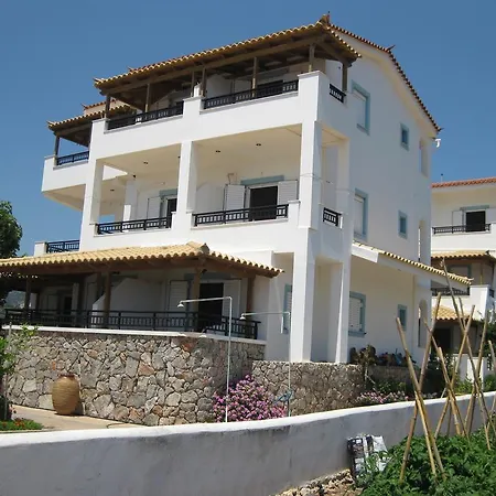 Maravelias House 3*