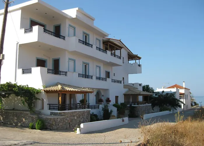 Guest house Maravelias House 3*