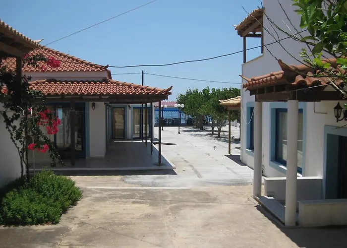 Guest house Maravelias House 3*